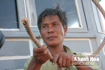 Dây tời cá trên tàu cá KH-92396TS bị cắt phá.