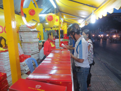 TP. Nha Trang: Quy định việc sử dụng vỉa hè để bán bánh Trung thu