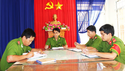 Công an thị trấn Vạn Giã họp triển khai nhiệm vụ