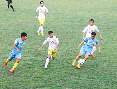 Sanna KH-BVN (áo xanh) hứa hẹn sẽ rất khó khăn trước T&T Hà Nội (áo trắng)