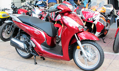 Honda SH300i 2015 đầu tiên về Việt Nam