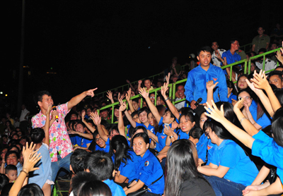 Chương trình giao lưu diễn ra sôi động, lôi cuốn các đoàn viên thanh niên