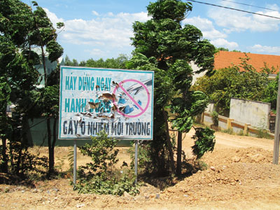 Bảng tuyên truyền cần thay mới