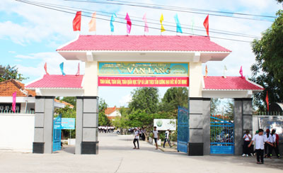 Trường THCS Văn Lang