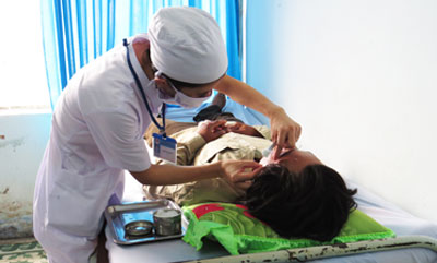 Điều trị bằng y học cổ truyền tại Bệnh viện Đa khoa khu vực Cam Ranh