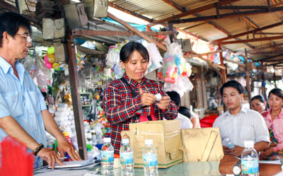 Đưa gần 50 hộ buôn bán trên vỉa hè vào chợ Phương Sơn