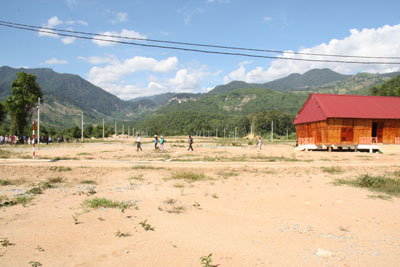 Người dân không có khả năng xây nhà