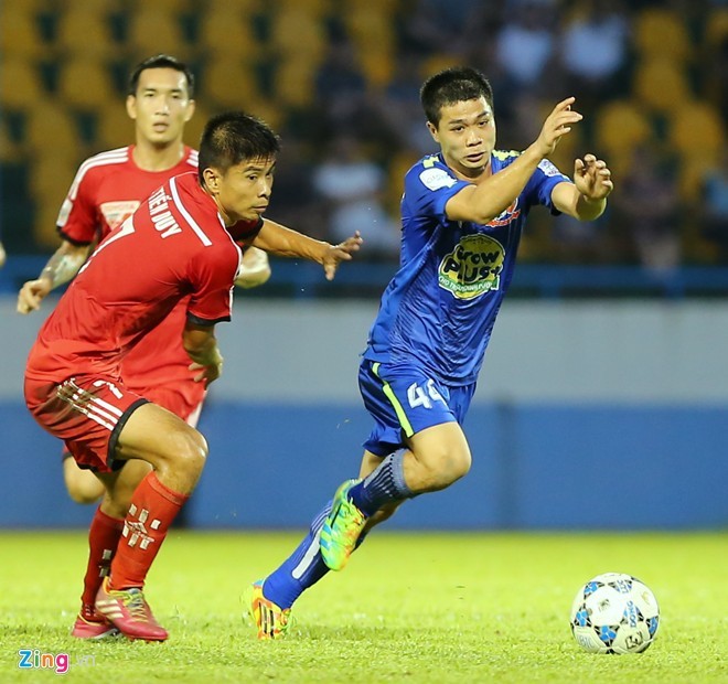 Công Phượng (áo xanh) không phải là không thể thay thế ở tại đội tuyển Việt Nam.