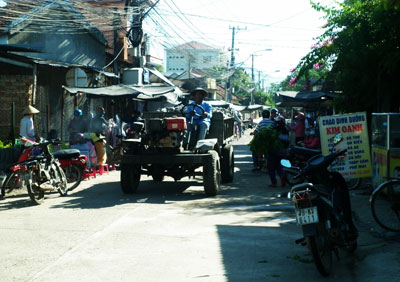 Buôn bán chiếm lòng đường