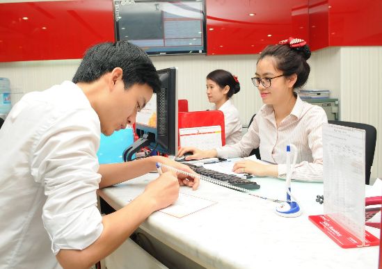 Áp lực lãi suất cuối năm