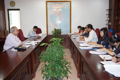 Quang cảnh buổi làm việc