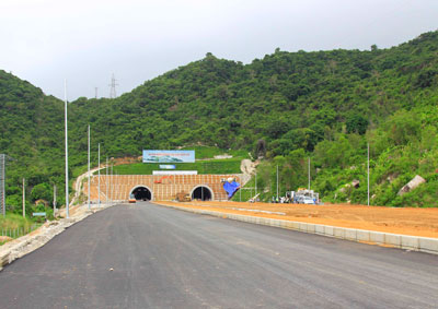 Hầm Cổ Mã chuẩn bị được thông xe kỹ thuật