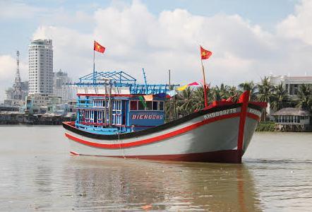 Hạ thủy tàu vỏ gỗ đầu tiên đóng mới theo Nghị định 67