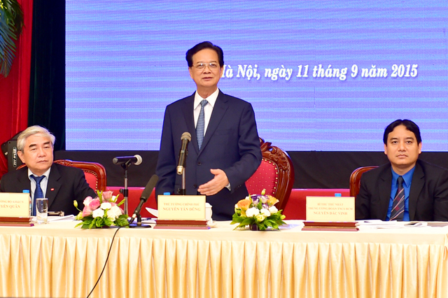 Thủ tướng Nguyễn Tấn Dũng gặp mặt các nhà khoa học trẻ tiêu biểu năm 2015. Ảnh: VGP/Nhật Bắc