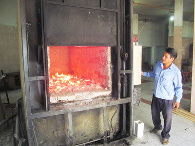 Lò hỏa táng kiểu cũ đã quá tải