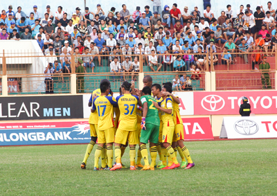 Vòng 25 V-League: Tiễn Đồng Nai về hạng Nhất?