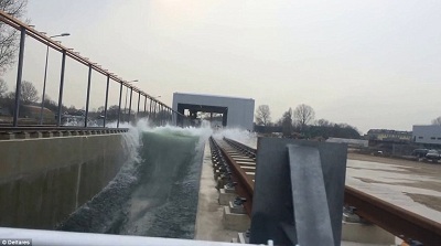 Máy tạo sóng Delta Flume có chi phí lên tới 29,3 triệu USD.