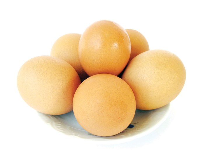 Quả mọng và trứng giúp giữ gìn mái tóc đen dày - Ảnh: Shutterstock - Đ.N.Thạch