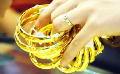 Giá vàng tiếp tục giảm nhẹ