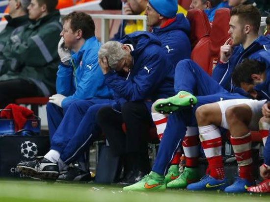 Huấn luyện viên Wenger sẽ vẫn còn tiếp tục ôm đầu thất vọng vì cầu thủ của mình dài dài, nếu như không tìm được cách để “những đứa trẻ” của mình trưởng thành.