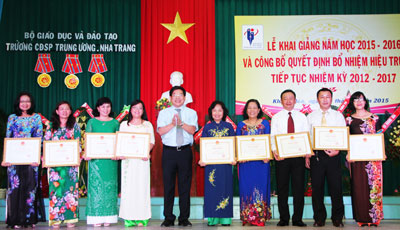Khai giảng năm học 2015 - 2016