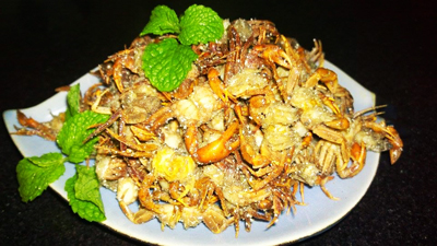 Cua đồng rang muối giòn tan