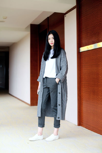 Diện cardigan 'chờ gió'