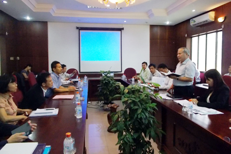 Quang cảnh buổi làm việc