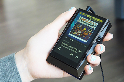 Máy nghe nhạc đắt nhất Việt Nam có giá 112 triệu đồng