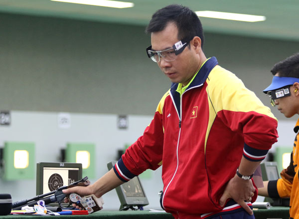 Hoàng Xuân Vinh không thi đấu tốt ở nội dung 25m súng ngắn ổ quay nam - ảnh minh họa