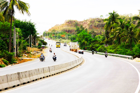 Quốc lộ 1 A vừa hoàn thành