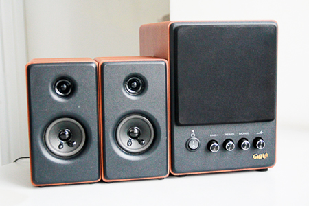 Loa vi tính thương hiệu Việt giá 700 nghìn đồng