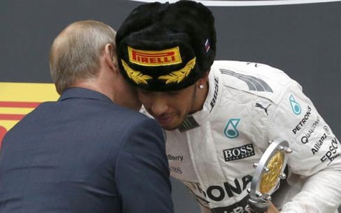 Lewis Hamilton đã có trong tay 302 điểm sau 9 lần thắng chặng để dẫn đầu trên bảng tổng sắp cá nhân. (ảnh: Reuters)