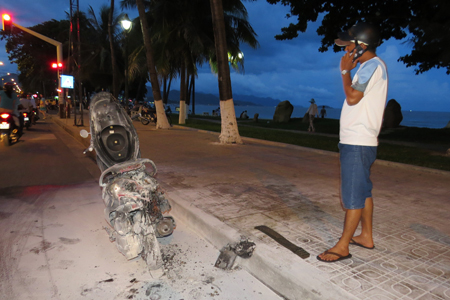 Xe Attila đang chạy bỗng bốc cháy