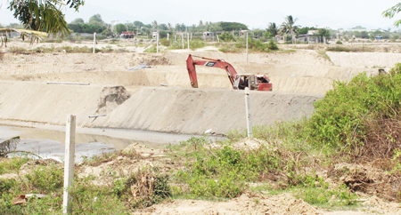 Xã Cam Lập: Không khuyến khích nuôi tôm trải bạt