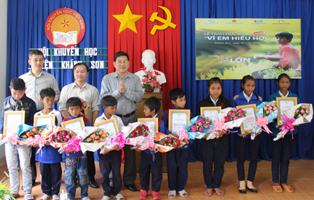 Viettel Khánh Hòa: Nhiều hoạt động hỗ trợ ngành Giáo dục