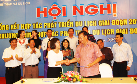 Doanh nghiệp du lịch giữa 2 tỉnh Khánh Hòa và Lâm Đồng ký kết hợp tác