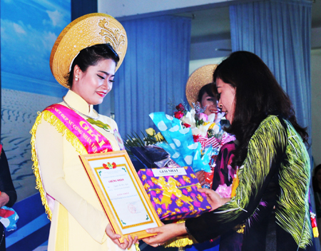 Thí sinh Nguyễn Thị Kim Ngân đạt giải nhất