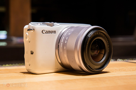 Canon lặng lẽ ra mắt máy ảnh mirrorless mới