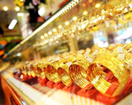 Giá vàng tiếp tục tăng mạnh