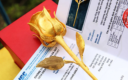 Xuất hiện nhiều mẫu quà &quot;khủng&quot; dịp 20/10