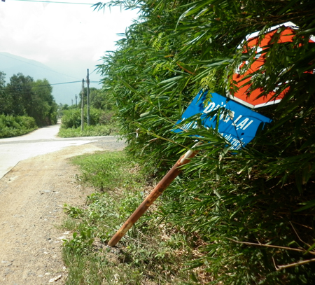 Khắc phục biển báo bị đổ ngã