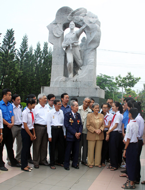 Kể chuyện lịch sử mặt trận Nha Trang – Khánh Hòa dưới chân tượng đài 23-10