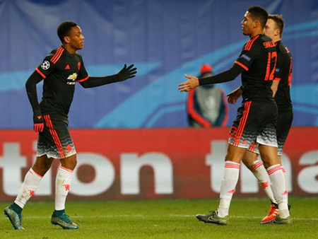 Để Anthony Martial đá cánh là một sự lãng phí to lớn đối với Manchester United thời điểm hiện tại.