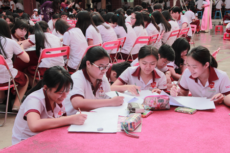 Trường iSchool Nha Trang: Hơn 1.000 học sinh thi vẽ tranh về biển đảo