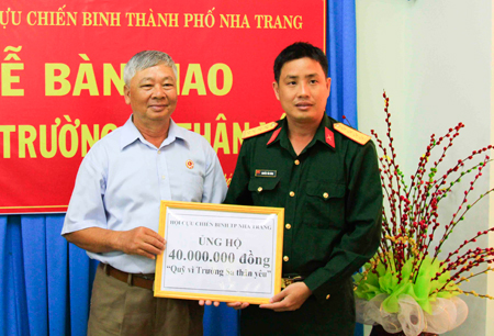 Ủng hộ Quỹ Vì Trường Sa thân yêu 40 triệu đồng