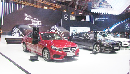 Nhiều mẫu ô tô mới được giới thiệu tại Vietnam Motor Show 2015