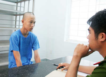 Khởi tố đối tượng ném đá xe khách trên Quốc lộ 1A