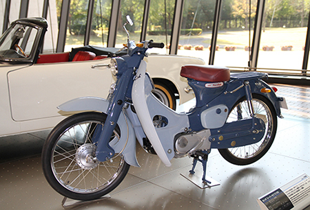 Honda Super CUb C100 phiên bản đầu tiên tại Nhật.