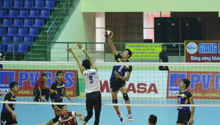 Các đội bóng tranh tài